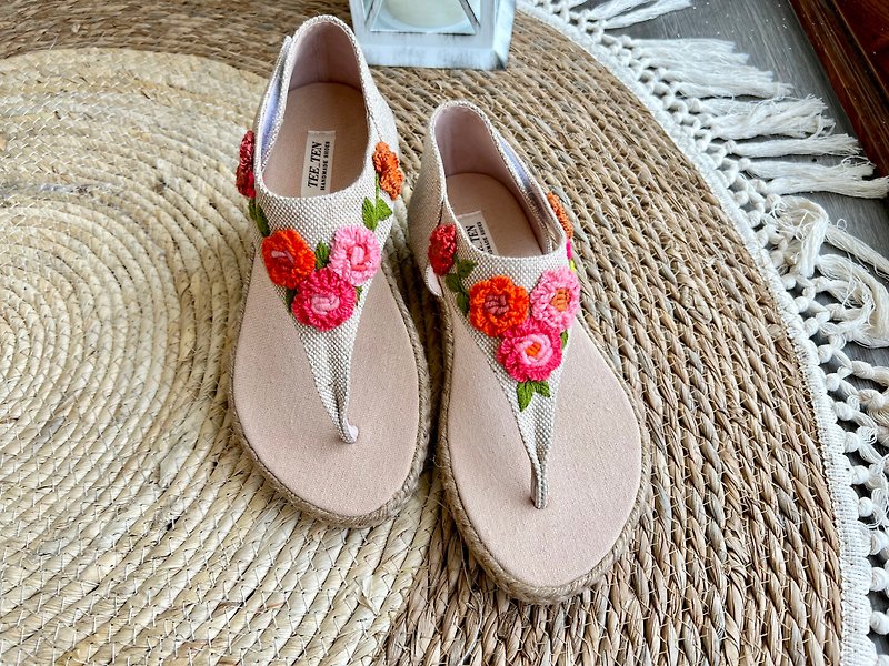 Embroidery thread Shoes - Handmade - Sandals - Thread Multicolor