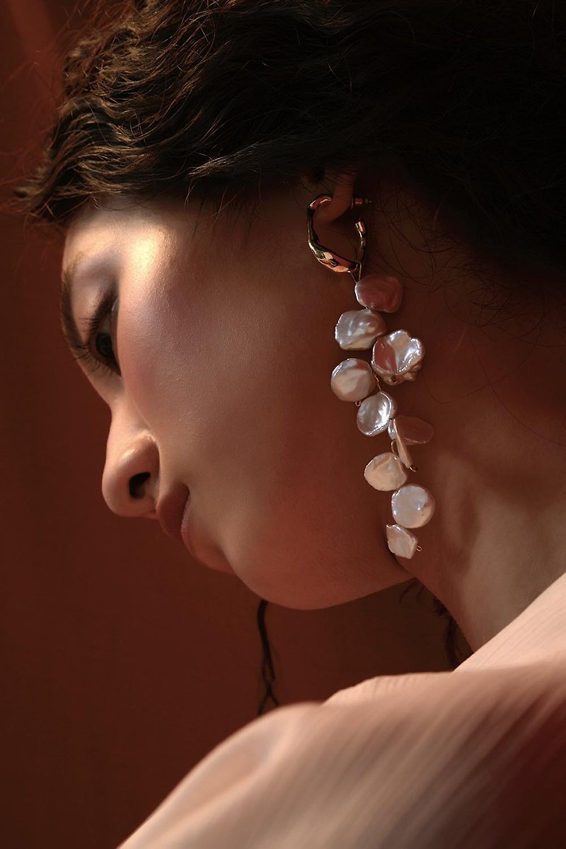 Conplexus irregular pearl earrings - Earrings & Clip-ons - Pearl Gold