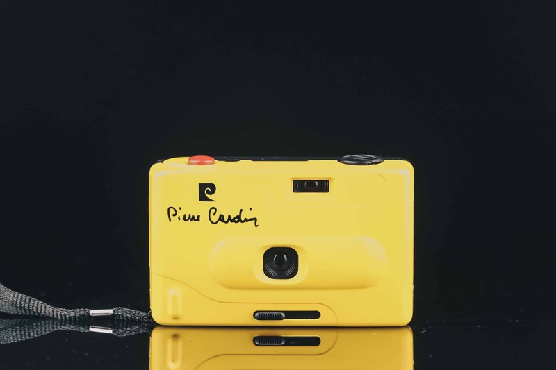 Pierre Cardin FOCUS FREE 35MM FILM CAMERA #135底片相機 - 相機/拍立得/底片相機 - 其他金屬 黑色
