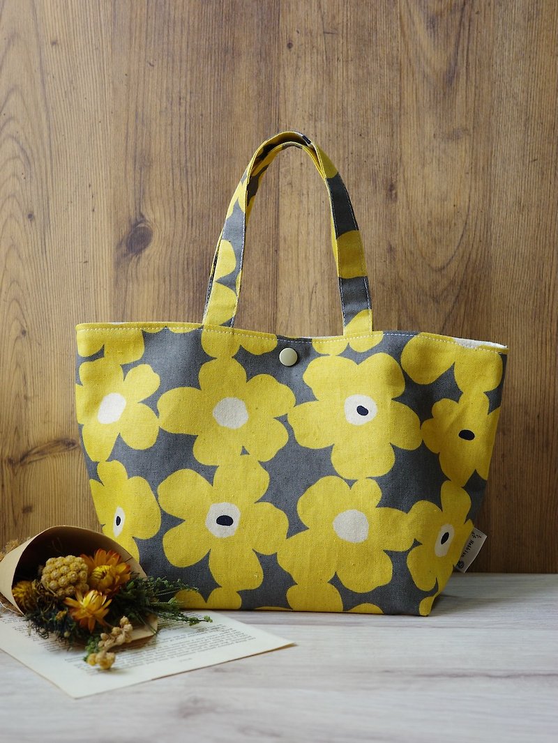 Blooming in the dark - Walking bag, handbag, lunch bag, tote bag | - กระเป๋าถือ - ผ้าฝ้าย/ผ้าลินิน 