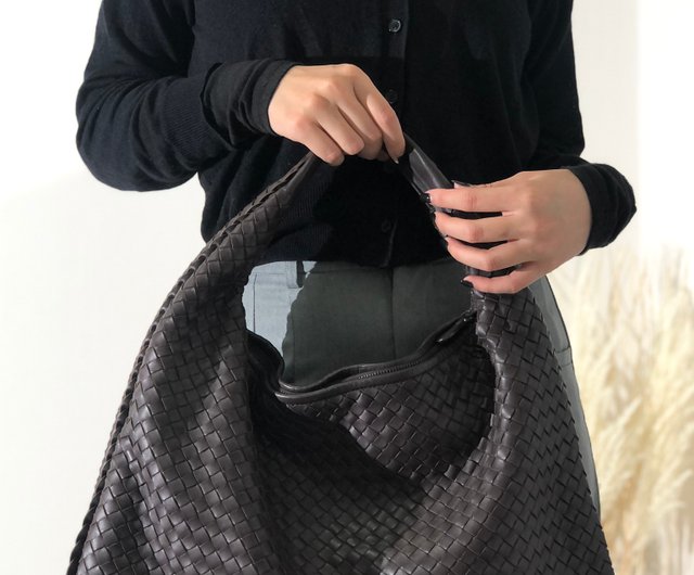 Directly from Japan brand name used packaging Bottega Veneta Leather Hobo Bag Intrecciato Shoulder Bag Brown 7jiieg Shop solo vintage Handbags Totes Pinkoi