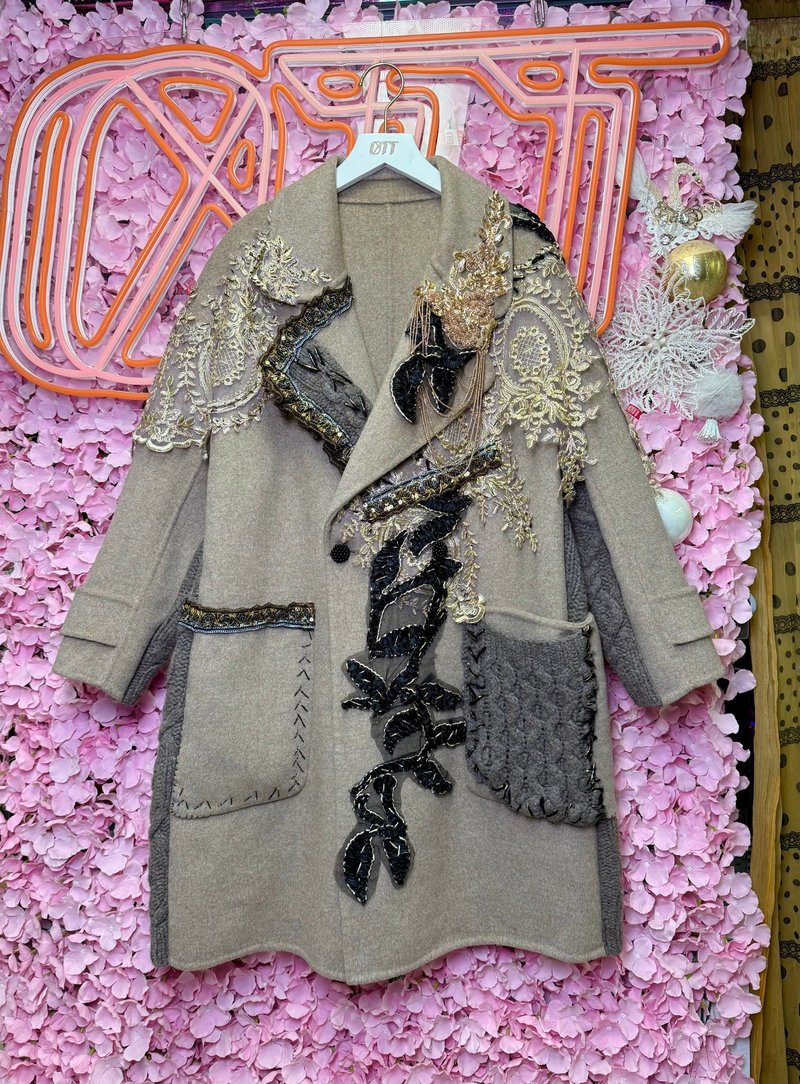 OTT unique•Japanese fully handmade light brown black gold embroidered beaded lace woven wool long coat - เสื้อแจ็คเก็ต - ขนแกะ สีนำ้ตาล