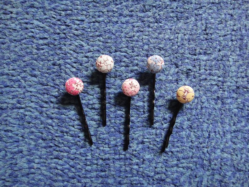 Colorful Blossoming Button Hairpin C20ASY91 - เครื่องประดับผม - ผ้าฝ้าย/ผ้าลินิน 
