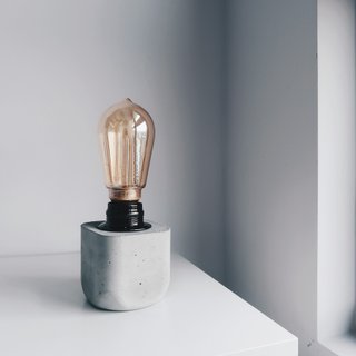 Joint limited edition │HALF semi-inset round design cement table lamp x British design LED bulb