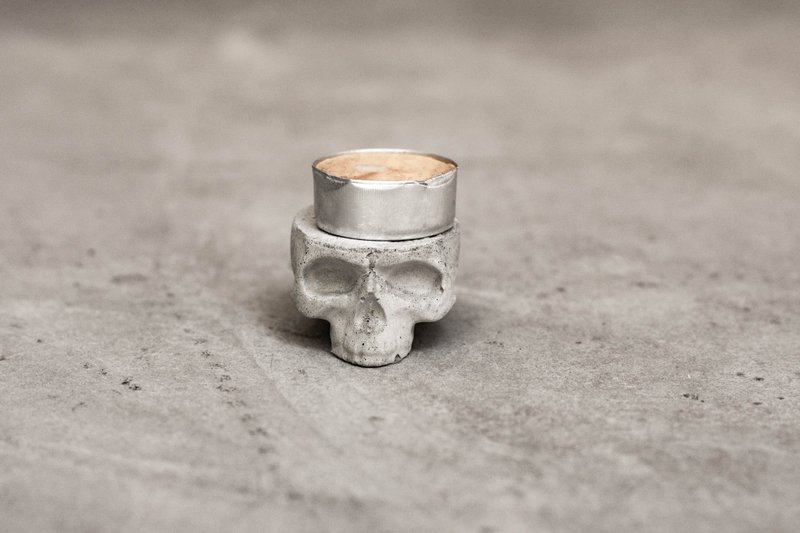 Akebono MUSE skull shape Cement small candle holder Cement decoration candle holder skull design small object gift - ของวางตกแต่ง - ปูน สีเทา