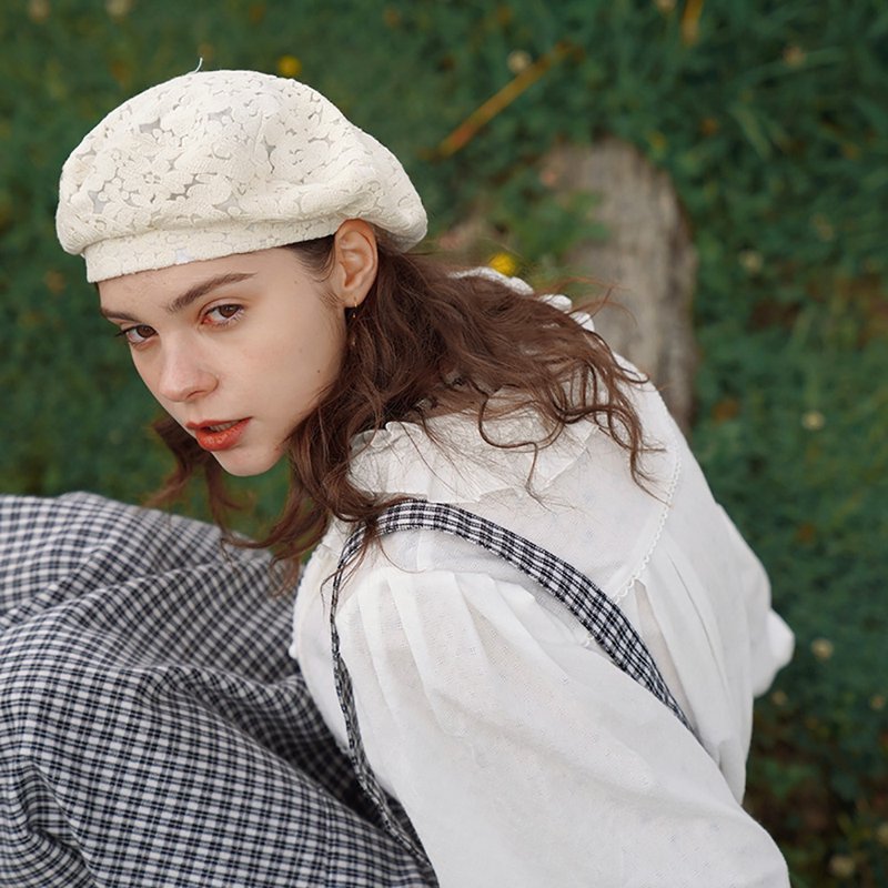 Mintcheese design French girl high end thick cotton lace Beret - หมวก - ผ้าฝ้าย/ผ้าลินิน ขาว