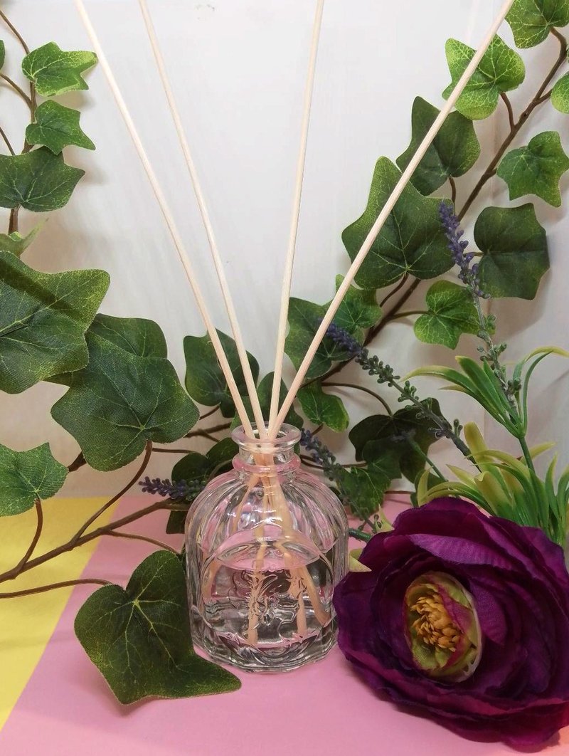 The diffuser uses the European and American high-quality aromatherapy bottle set (carnation, tuberose, lilac) - เทียน/เชิงเทียน - แก้ว สีม่วง