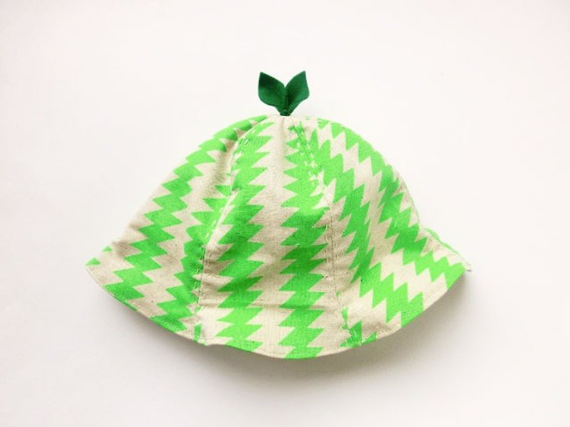 SALE!  Grow Up! Leaf Hat for Baby & Toddler /ZigZag Green Thunder - ผ้ากันเปื้อน - ผ้าฝ้าย/ผ้าลินิน สีเขียว