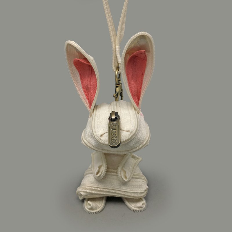 Bunny zipper charm coin purse - กระเป๋าใส่เหรียญ - วัสดุอื่นๆ 