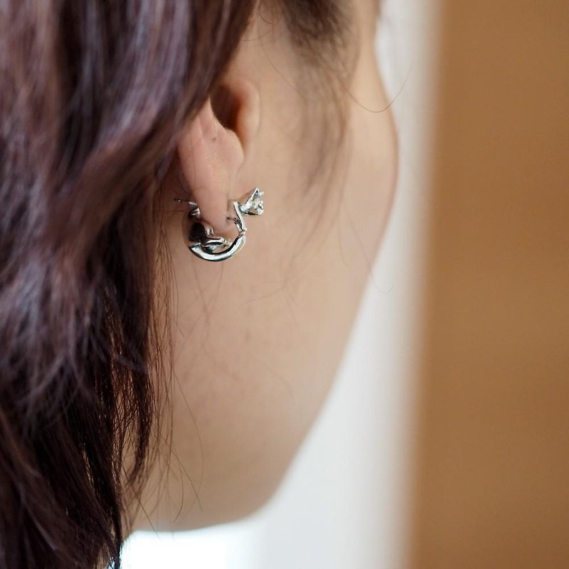Round tail cat earrings Latte Silver - ต่างหู - เงินแท้ 