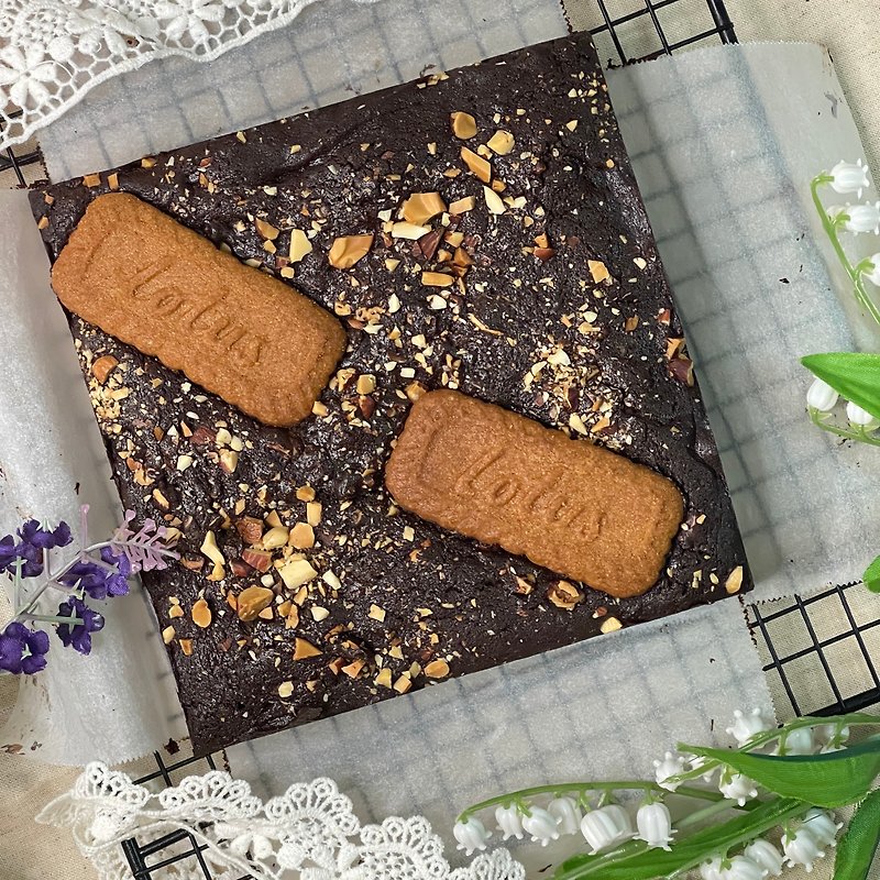 Lotus dark cocoa crispy soft center brownie - Cake & Desserts - Fresh Ingredients Brown