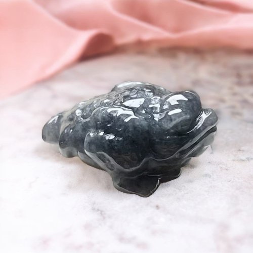 瓔珞翡翠 【招財神獸】烏雞翡翠三腳蟾蜍 | 天然緬甸玉A貨翡翠 | 送禮