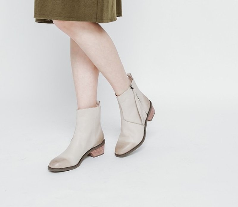 Very simple block cut high tube leather low heel apricot - รองเท้าบูทสั้นผู้หญิง - หนังแท้ สีกากี