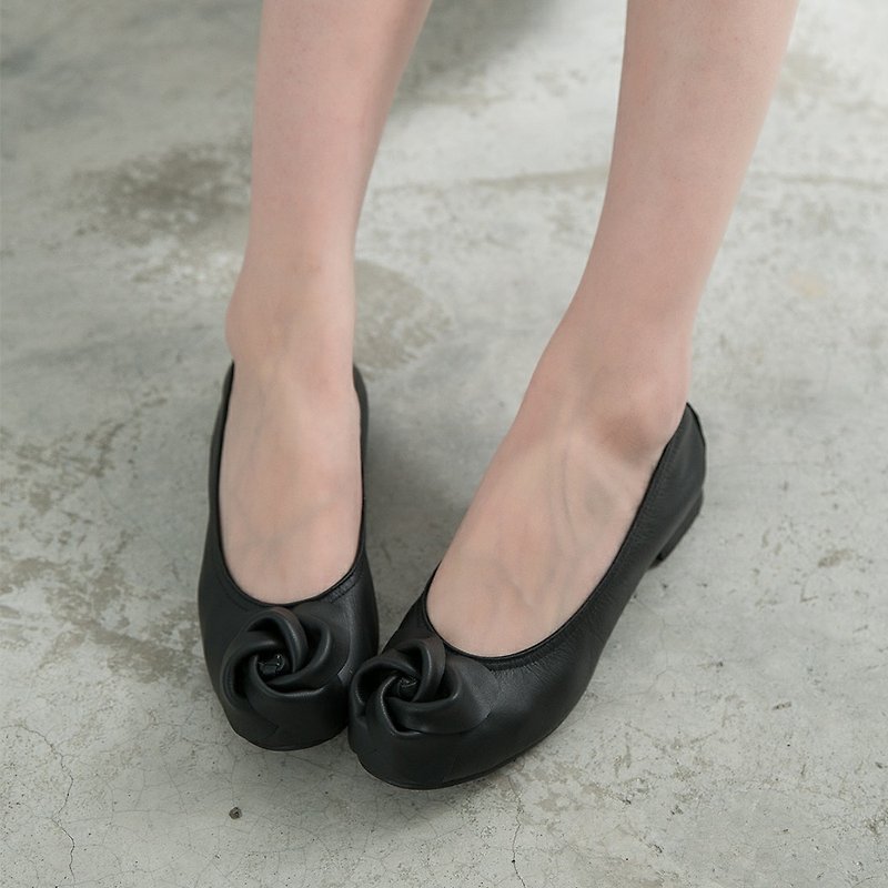 Maffeo 娃娃鞋 芭蕾舞鞋 日式玫瑰真皮束口娃娃鞋(1234黑) - 娃娃鞋/平底鞋 - 真皮 黑色