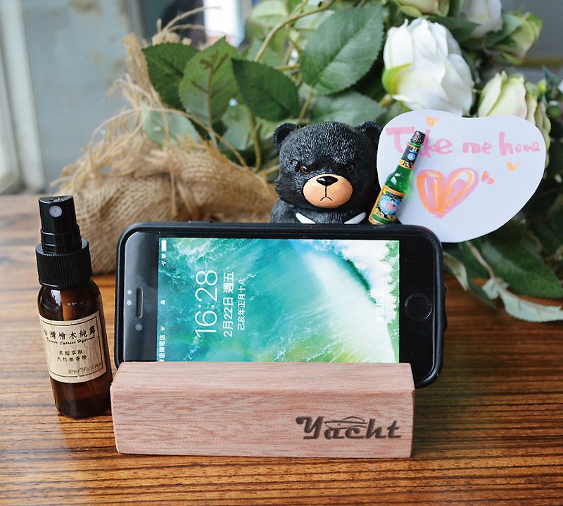 Taiwan Black Bear. Panda Bear Log Fragrance Mobile Phone Holder (Free limited cypress hydrosol) - Fragrances - Wood Brown