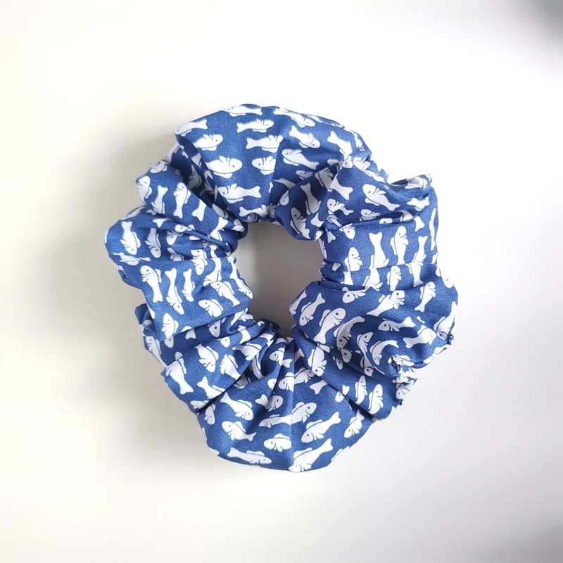 Fish ring with large intestine - เครื่องประดับผม - ผ้าฝ้าย/ผ้าลินิน สีน้ำเงิน