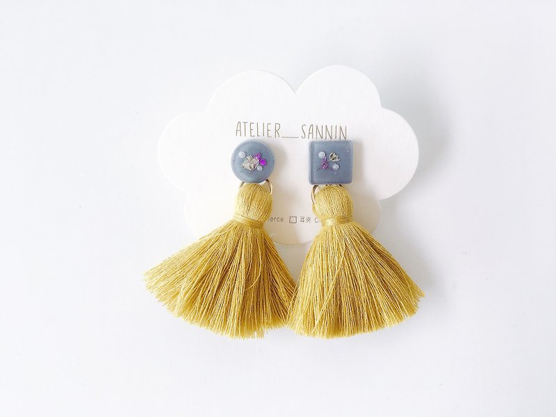 Powder Cream Crystal Series - Snow Elf Pressed Flower Tassels Two Handmade Handmade Earrings Dangle - ต่างหู - วัสดุอื่นๆ สีเหลือง