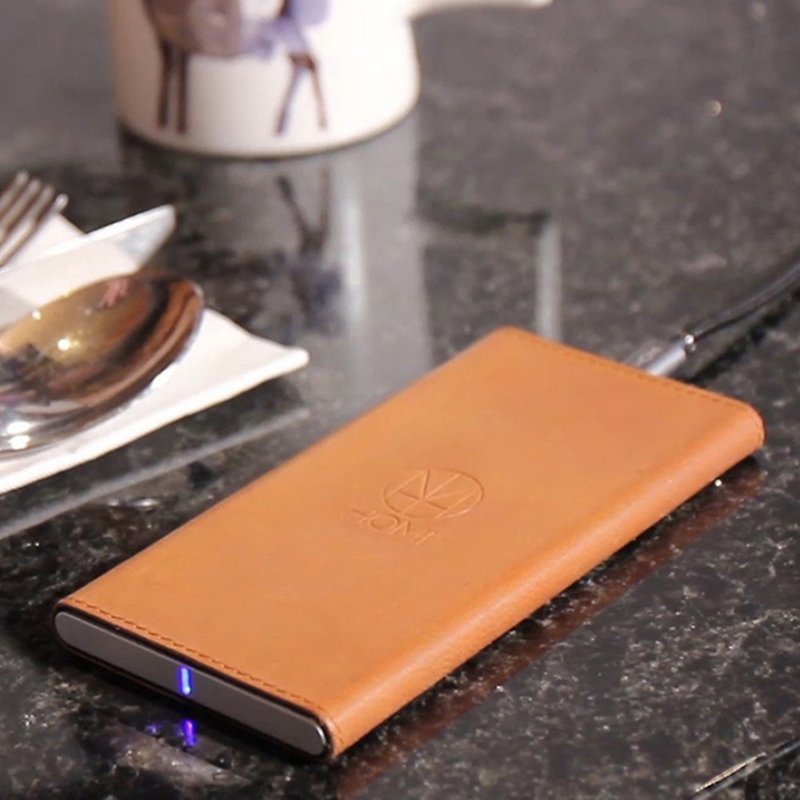 LeatherDock WIRELESS CHARGER - Phone Charger Accessories - Genuine Leather Brown