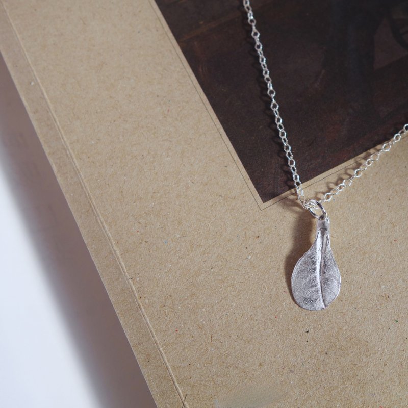 Plant Imprint [Warm Radiance] 999 Pure Silver / Necklace Pendant / Silver Clay Handmade - สร้อยคอ - เงินแท้ สีเงิน