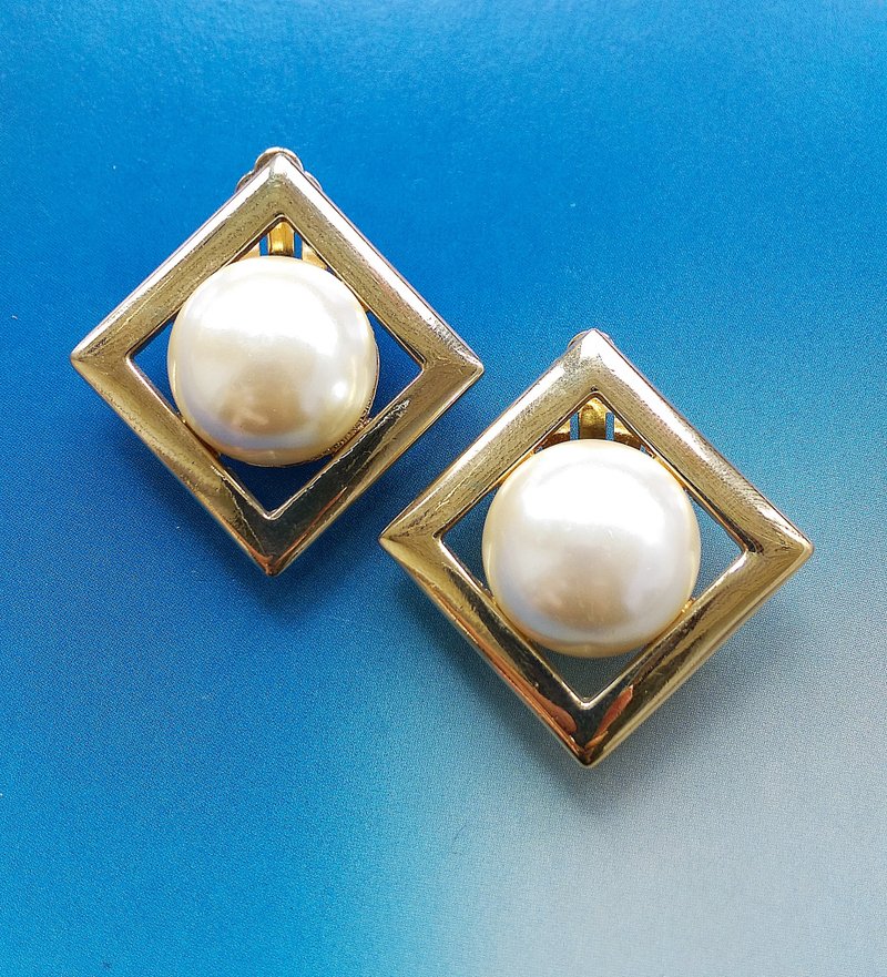 Vintage Jewelry 西洋古董飾品 都會金框 仿珠 夾式耳環 - 耳環/耳夾/耳骨夾 - 其他材質 金色