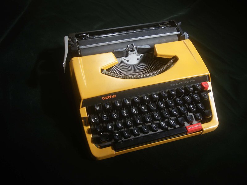 【OLD-TIME】Early Japanese-made metal rare color typewriter Y-2 - ของวางตกแต่ง - วัสดุอื่นๆ 