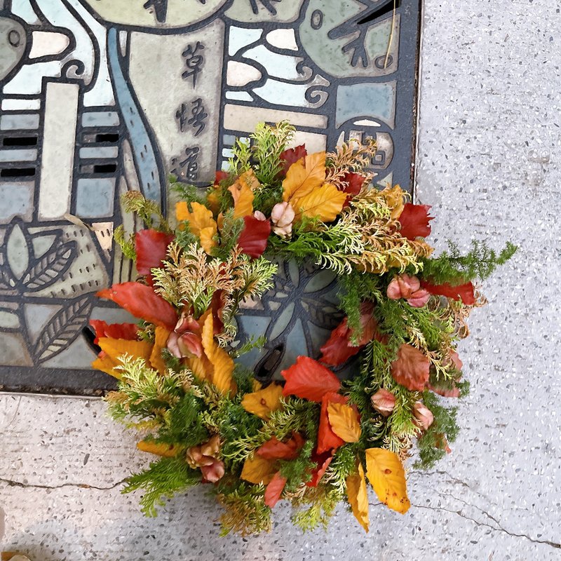 Autumn Beauty Christmas Wreath - Plants & Floral Arrangement - Plants & Flowers 