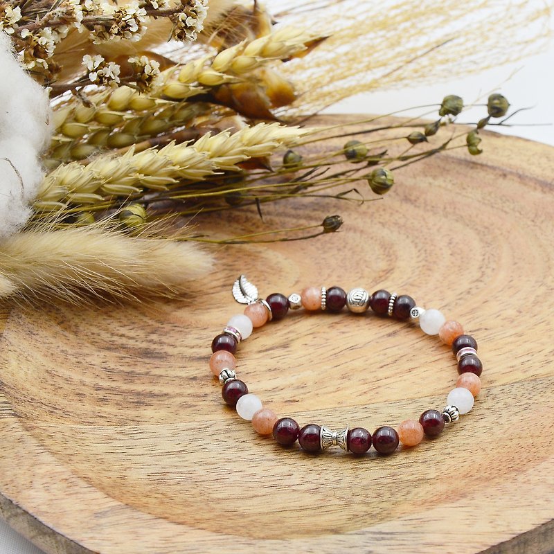 Migratory birds | Garnet-moonstone-redstone | Natural stone bracelet - Bracelets - Gemstone Red