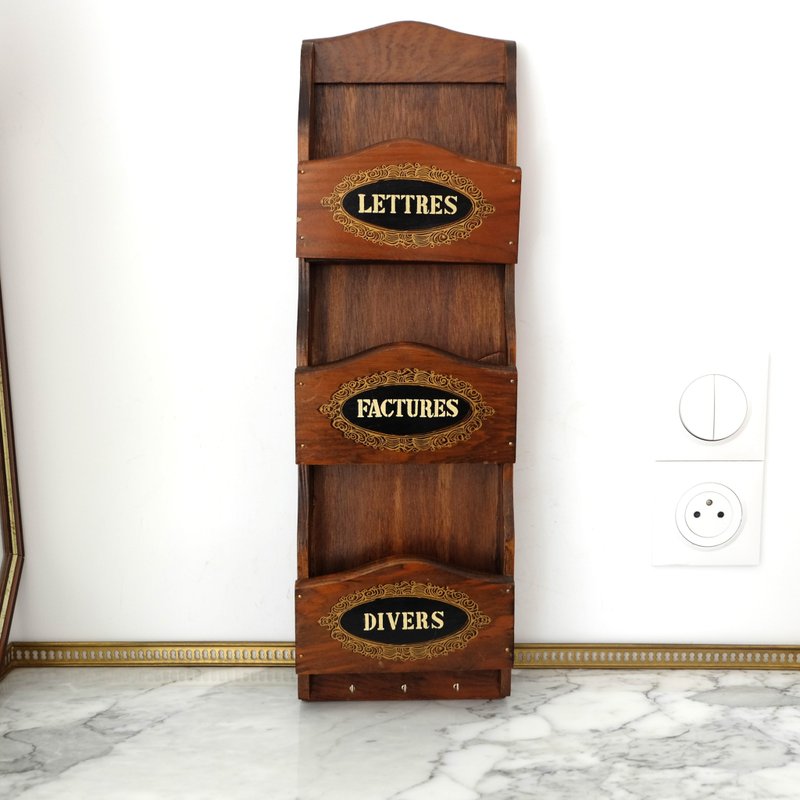 French Vintage Wooden Wall-mounted Mail Rack - ของวางตกแต่ง - ไม้ สีนำ้ตาล