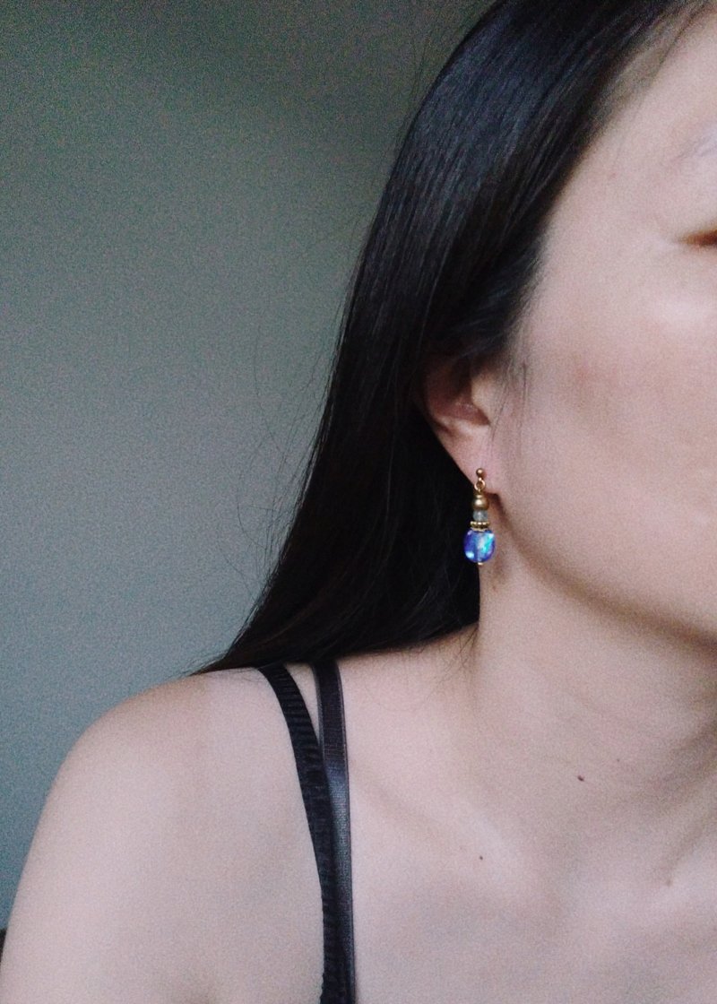 Blue Wave Light-Natural Stone Short Earrings Imported Bronze Brass - ต่างหู - ทองแดงทองเหลือง สีน้ำเงิน