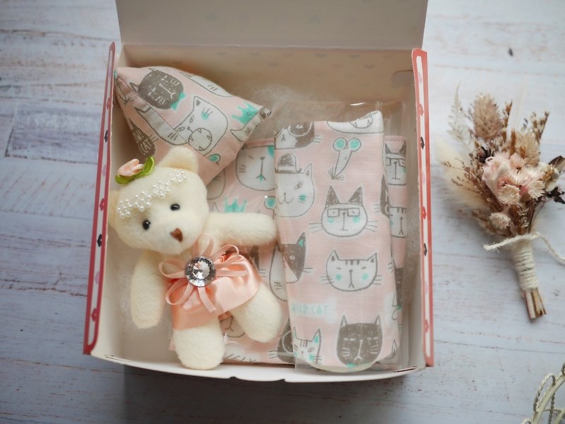 Kitten Moon Gift Box Saliva Towel Handkerchief Triangle Toy Rattle (In stock) - Baby Gift Sets - Cotton & Hemp Pink