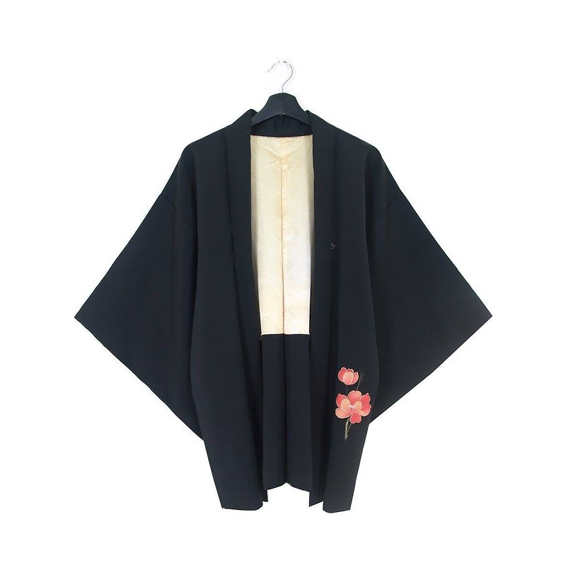Back to Green::日本帶回和服 羽織 手繪 向陽暖色花朵  vintage kimono (KI-37) - 女大衣/外套 - 絲．絹 黑色