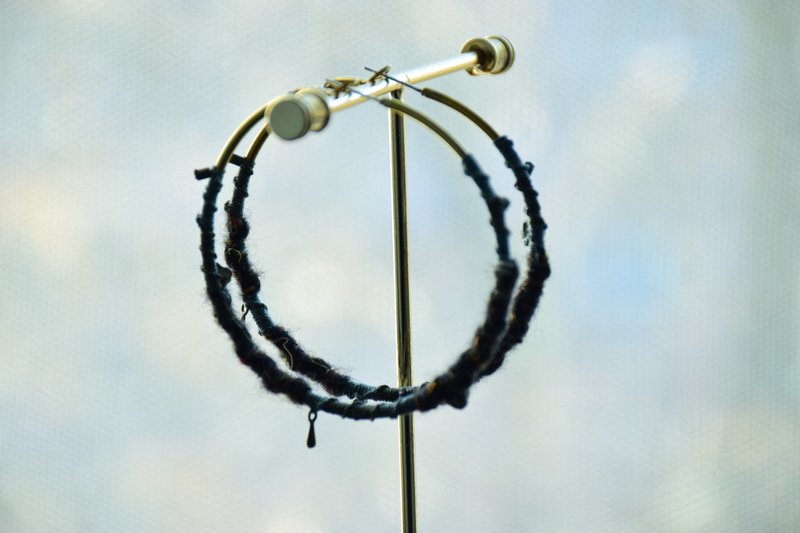 Galaxy••Wildness Earrings (6cm) - 耳環/耳夾 - 銅/黃銅 黑色