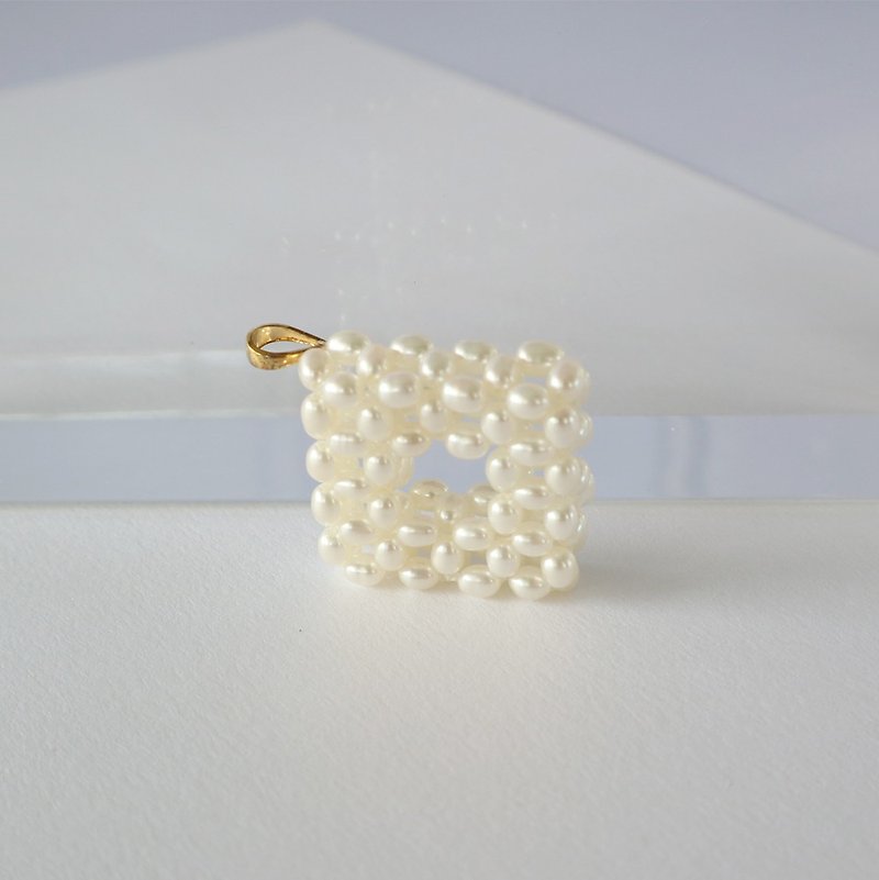 Pearl Ring Square Charm