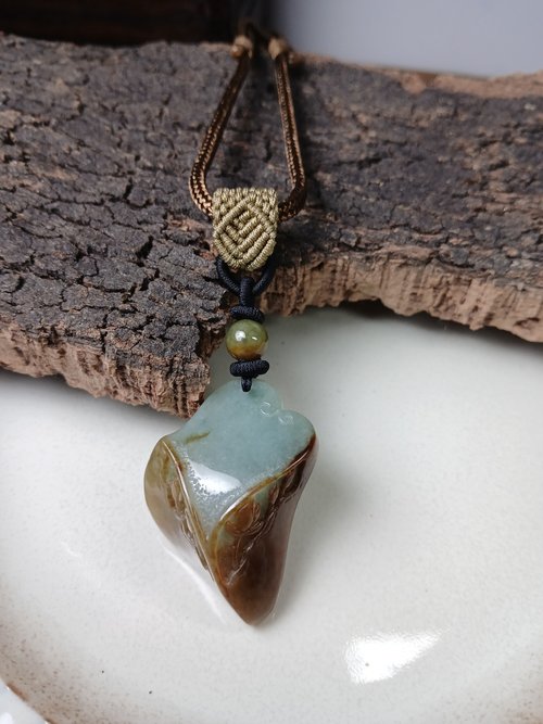 JadeGaze 玉凝飾｜臺灣玉雕工藝品牌🚩新品上架！ 項鍊 古典編織 紅皮油青種緬甸玉/中性雕刻項鍊