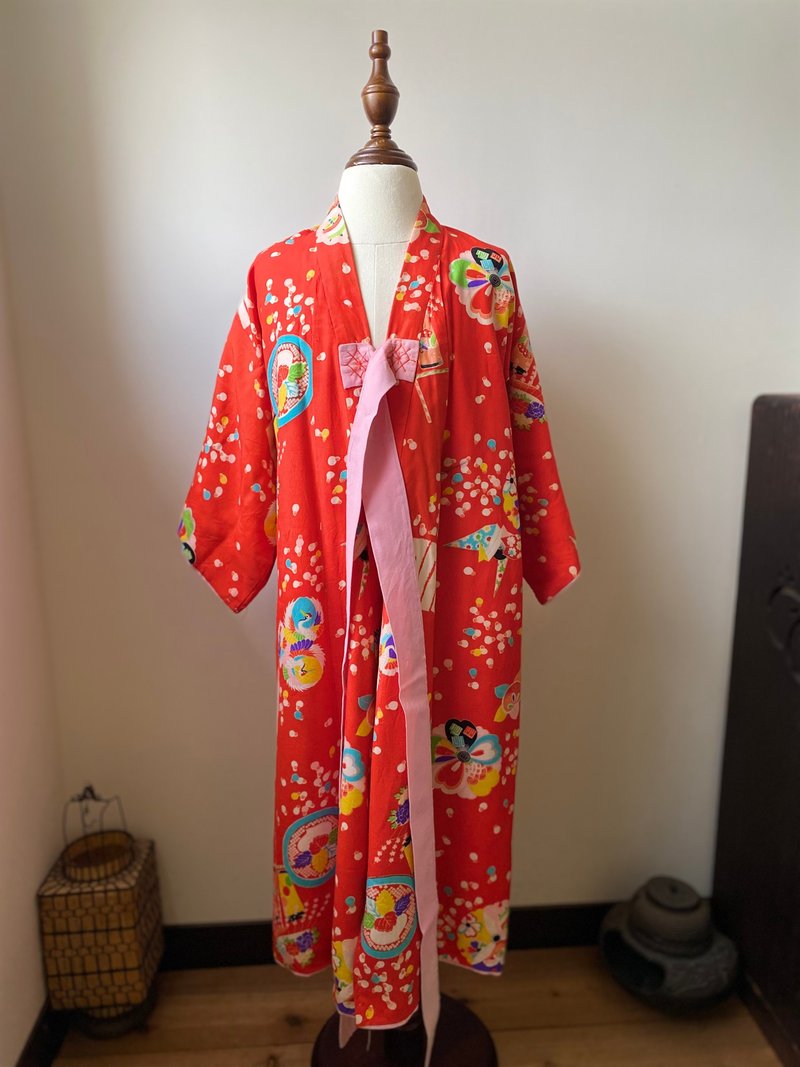 Japanese girl's 753 kimono vintage long undergarment - กระโปรง - ผ้าฝ้าย/ผ้าลินิน สีแดง