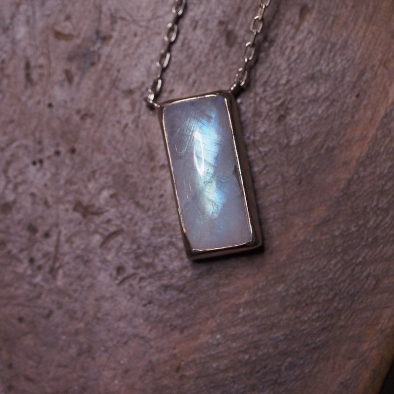 長型蛋面 月光石 手工銀飾  Baguette Moonstone Necklace - 項鍊 - 半寶石 藍色