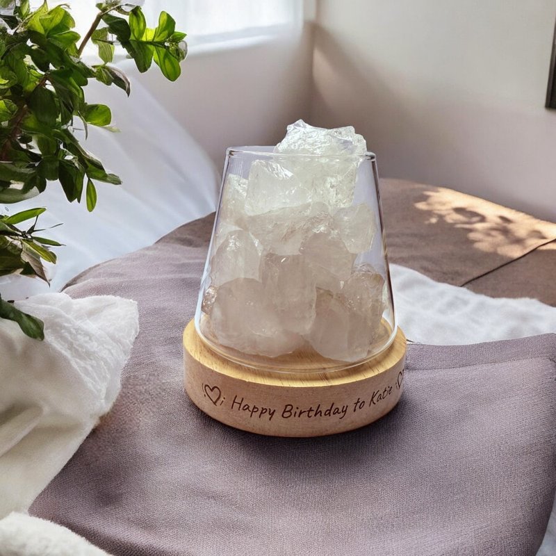 Customized crystal diffuser base, solid wood, white crystal for concentration and stress relief, engraved with names and sentences - Items for Display - Crystal White