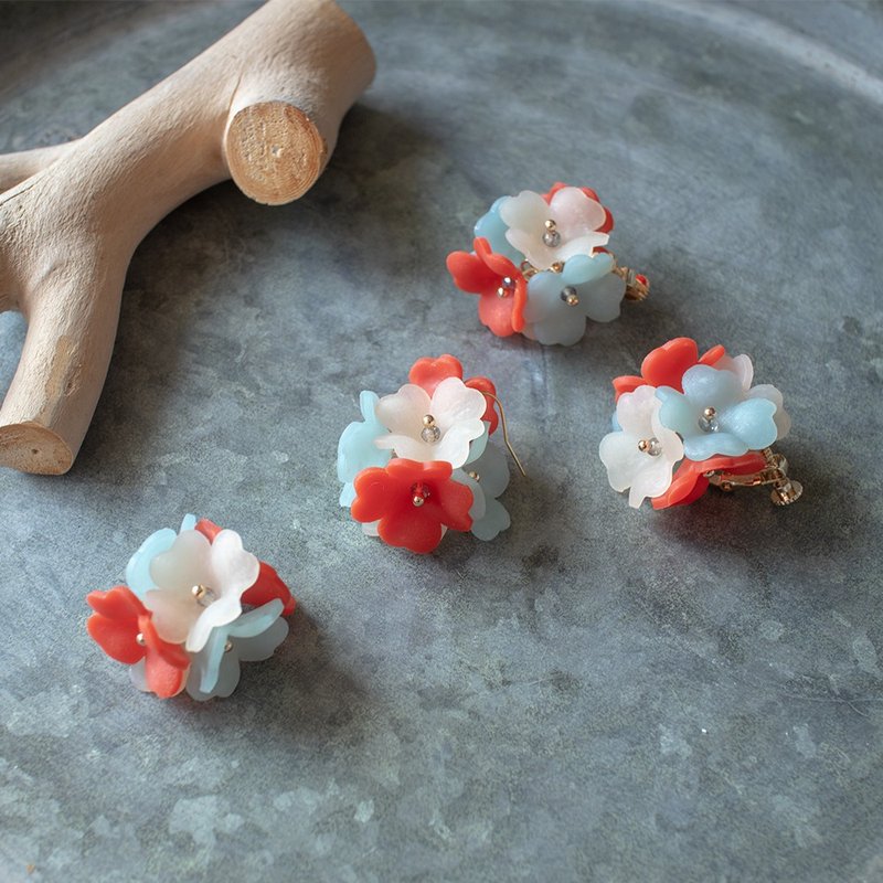 full bloom earrings / Terracotta & blue - ต่างหู - ดินเหนียว หลากหลายสี