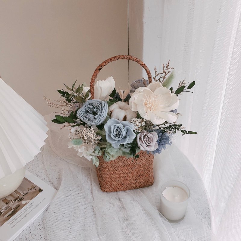 Gray and blue eternal flower basket - ของวางตกแต่ง - พืช/ดอกไม้ 