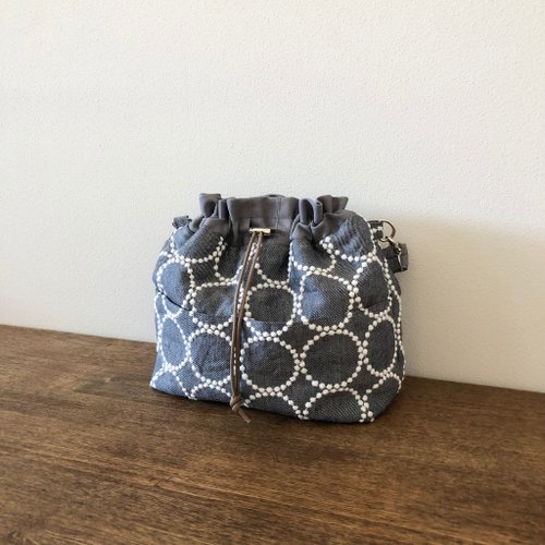 ハンドメイド　巾着バッグ　ミナペルホネン　タンバリン ミナペルホネン ハンドメイド タンバリン × レザー 巾着バッグ 本革