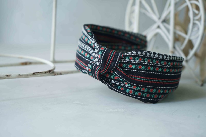 古董領帶改製手工髮箍-刺繡鄉村小花-扭結款-聖誕禮物 - 髮箍/髮帶 - 聚酯纖維 黑色