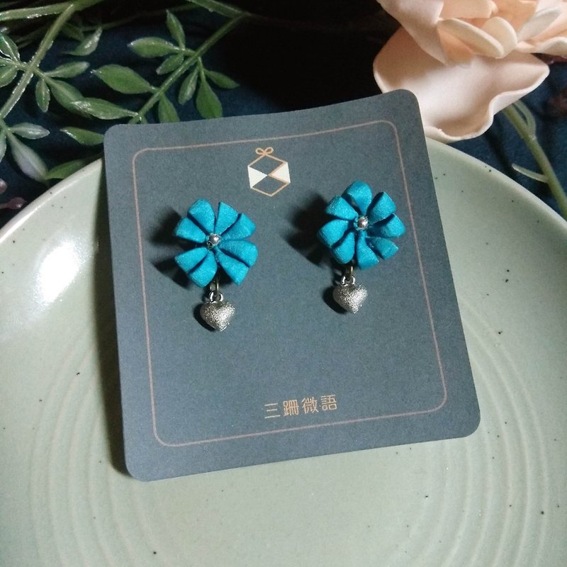 Fashion textured flower earrings small flower ear pin (blue) hand-made original craftsmanship - ต่างหู - งานปัก 