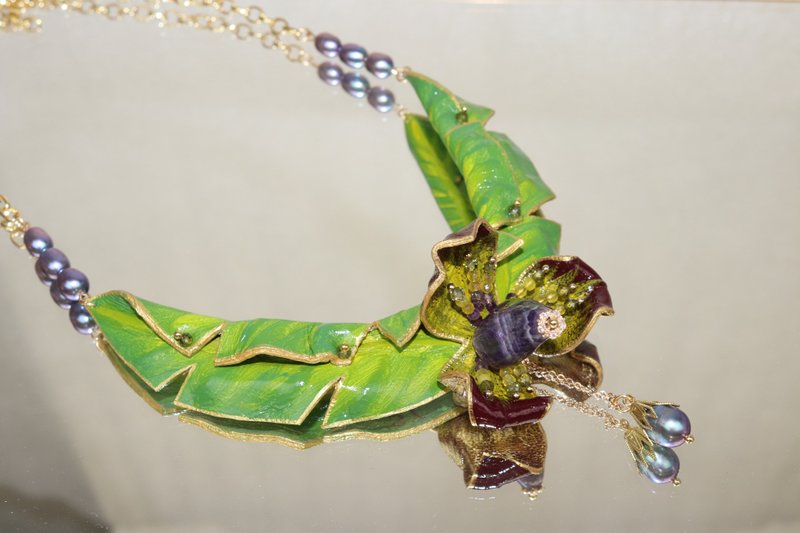 Unique artistic necklace Banana flower - สร้อยคอ - หนังแท้ หลากหลายสี