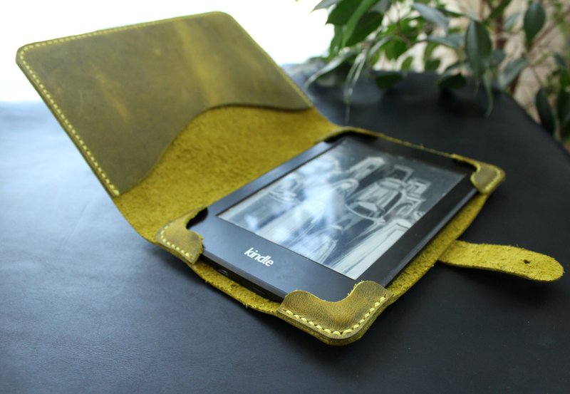 Kindle Paperwhite 11 gen 2021 6.8 inches leather case Personalized Lime green - 平板/電腦保護殼/保護貼 - 真皮 綠色