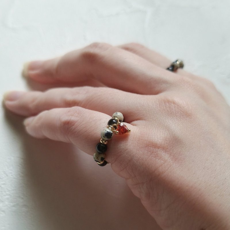 Black and white rescue crystal tail ring (speckled Stone, obsidian) to experience wonderful fun, break through obstacles, and guard against villains - แหวนทั่วไป - คริสตัล สีดำ