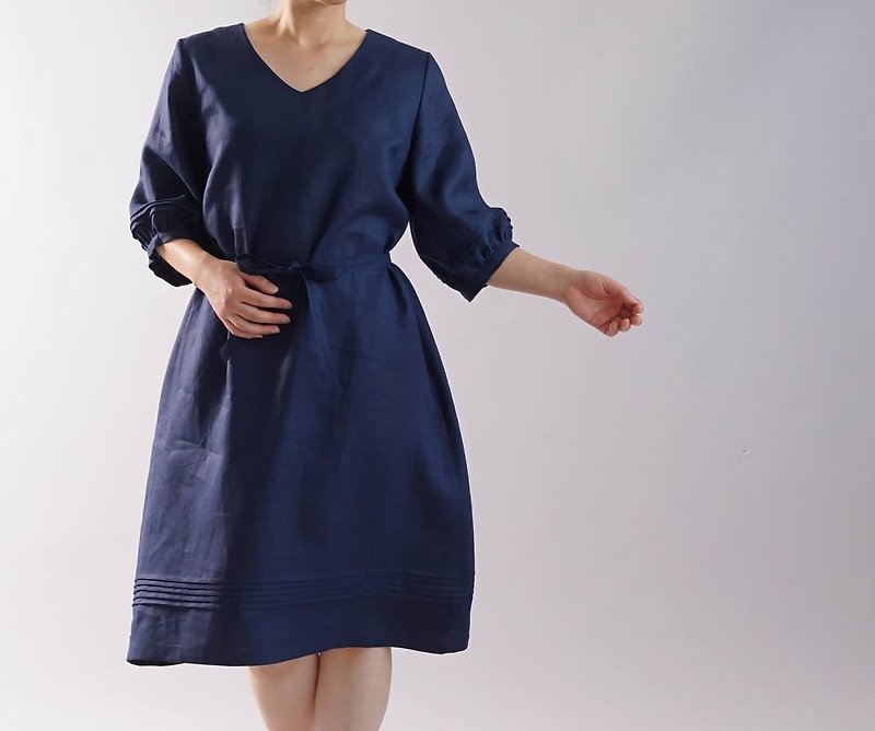 wafu   linen dress / midi length / V neckline / half sleeve / nevy / a79-3 - One Piece Dresses - Cotton & Hemp Blue