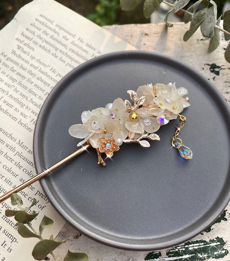 Enchanted - White Hydrangea hair stick - Hair Accessories - Plants & Flowers White