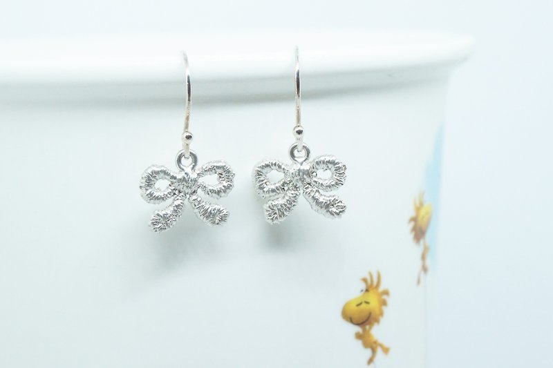 Small bow / sterling silver earrings - ต่างหู - โลหะ สีเงิน