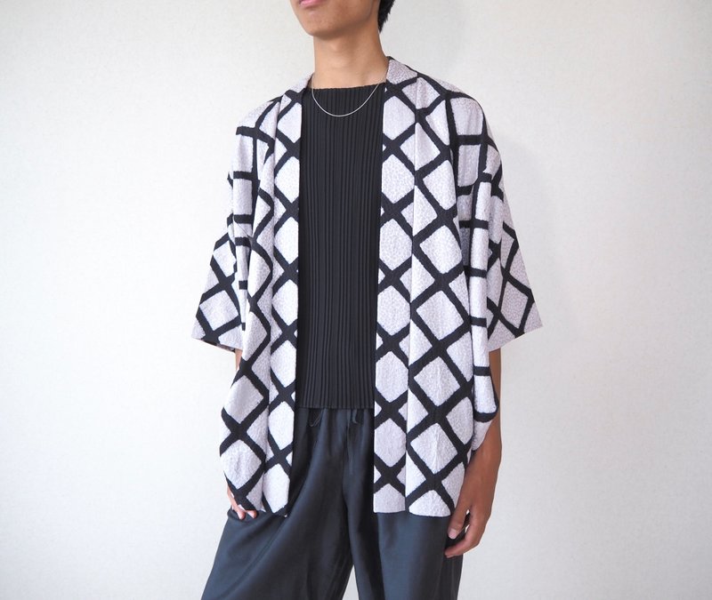 【日本製】 Soft silk black Haori, auspicious pattern, celebrating Haori, - Women's Casual & Functional Jackets - Silk White