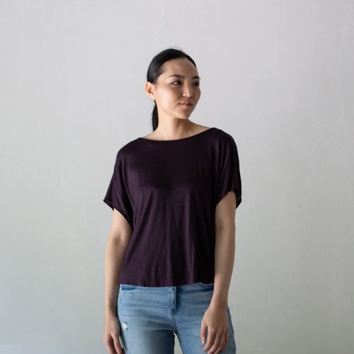 6ix pm ◐   六點生活服飾 瀟灑輕狂後背扭轉上衣 A Reckless Soul Back Twist Top T332